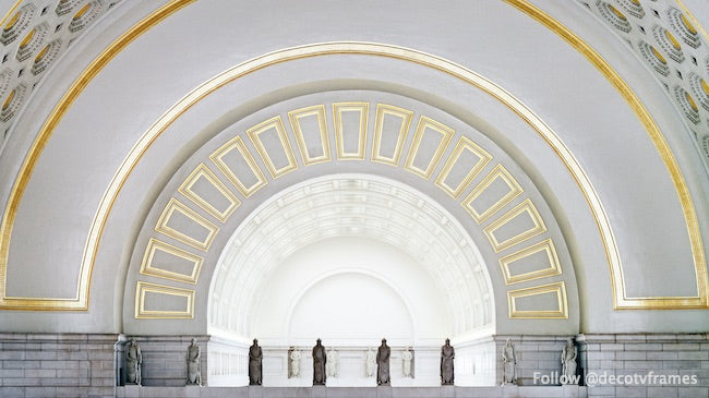 Balcony level of Washington&#39;s Union Station soon after an extensive renovation in the 1980s